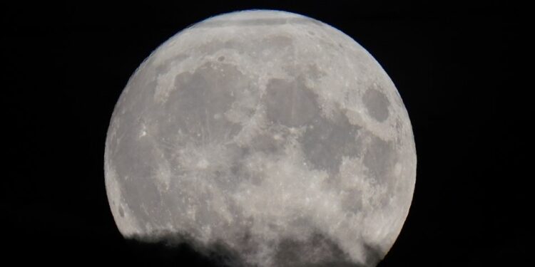 Lunar railroad