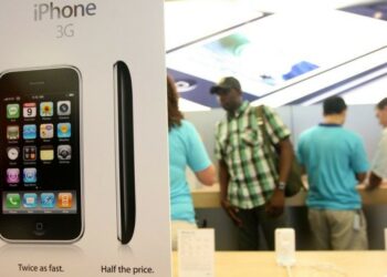 Original Apple iPhone from 2007 Sold for Whooping $190,000 in 2024