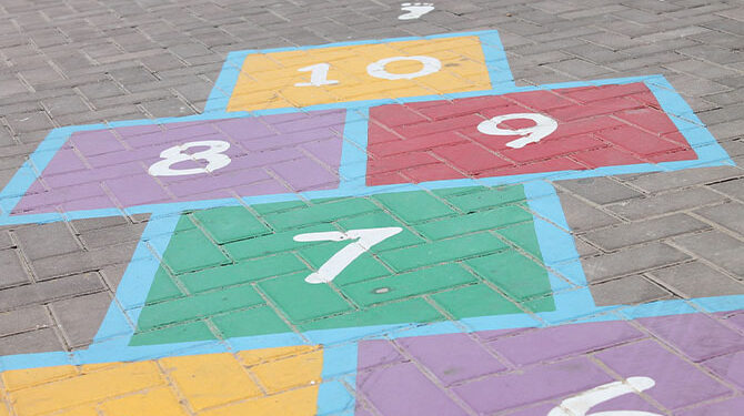 How To Play Hopscotch