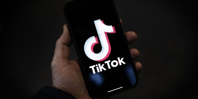 The TikTok Dilemma: US Lawmakers Wrestle with Fate of Popular App Amidst Political Divide