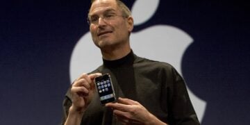 Business card autographed by Steve Jobs sells for $180,000 at auction
