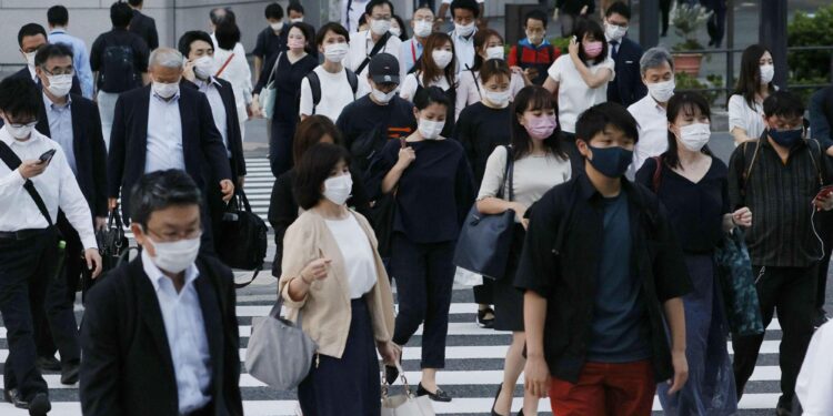 Japanese workers secure biggest salary hike in three decades