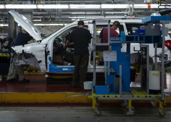 Mercedes Plat workers in Alabama demands for Union Elections