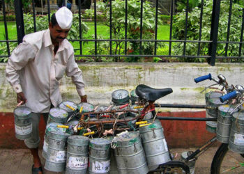 Netizens react to ‘Dabbadrop’, UK’s fastest growing tiffin service inspired from Mumbai