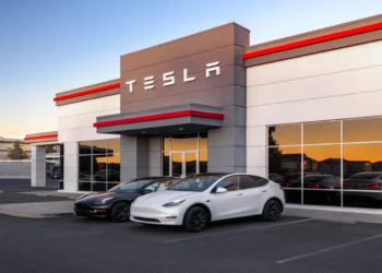 Tesla Faces Rare Jury Trial Over Fatal Autopilot Crash in Florida