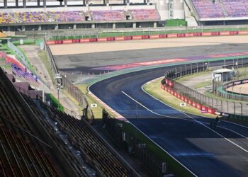 China F1 racing track painted instead of Refurbished