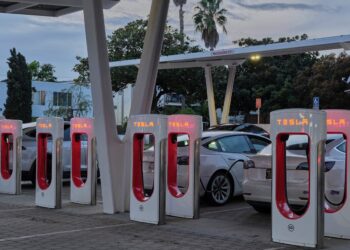 Tesla fires entire Supercharger Team, Leaving Expansion Plans in Doubt