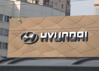 Hyundai Recalls Santa Fe SUVs Over Camera Fault