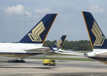 Singapore Airlines Staff Take Off with Bumper Bonus After Record Profits!