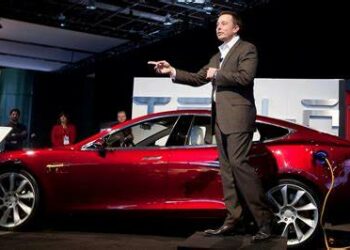 Elon Musk Says "No Thanks" to Pay Plan, But Tesla Asks Shareholders to Vote Anyway