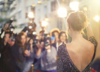 Navigating the Shift: From Celebrity to AI Influencers in 2024