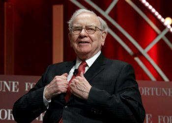 Berkshire has record profit, cash soars to $189 billion as Apple stake sinks