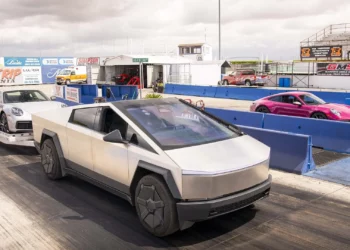 Tesla’s Cybertruck Stalls: Overflow of Unsold EVs Floods Mall Parking Lot, Frustrates Michigan Officials