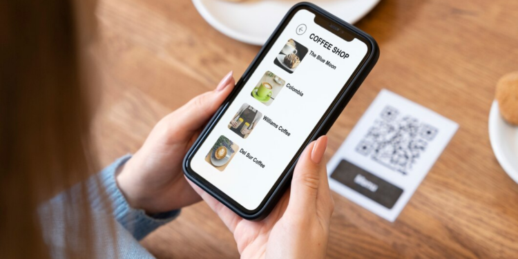 The Evolution of Online Food Ordering: Technological Advancements and Shifting Consumer Habits
