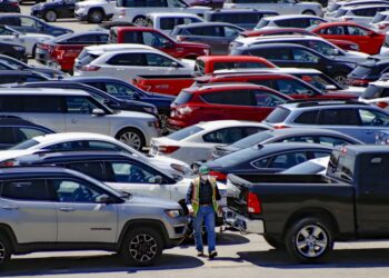 Thousands Exit U.S. Transportation Agencies Amid Trump-Era Workforce Cuts