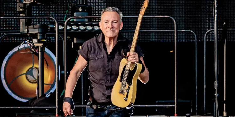 Forbes Report: Bruce Springsteen's Path to a Billionaire Status and Income Sources