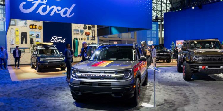 Ford Shares Drop 13% After Major Earnings Shortfall