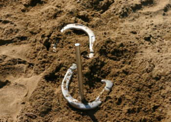 How to Play Horseshoes