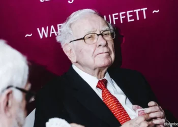Buffett’s Berkshire Hathaway Sells $1.48 Billion Stake in Bank of America