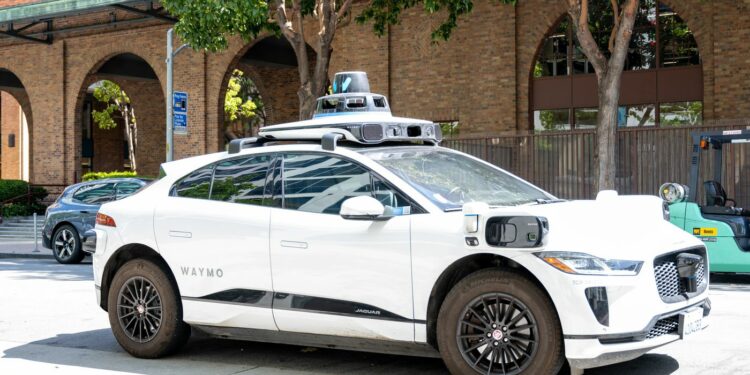 4 AM Chaos: Waymo's Robotaxis Mysteriously Start Honking