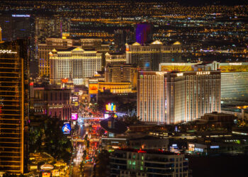 Famous Las Vegas Strip (Las Vegas Boulevard) at night. View towards the south end of the strip: Encore, Treasure Island, Mirage, Caesar's Palace, Belagio, The Cosmopolitan and many other luxury casino resorts in the heart of Las Vegas.