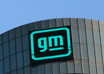 General Motors Cuts 1,000 Jobs in Software and Service Divisions