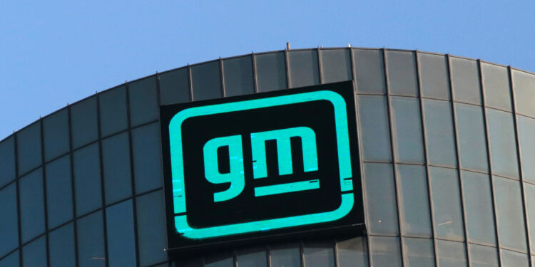 General Motors Cuts 1,000 Jobs in Software and Service Divisions