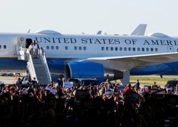 Trump Falsely Accuses Harris of Using AI to Generate Visuals of Rally Crowds