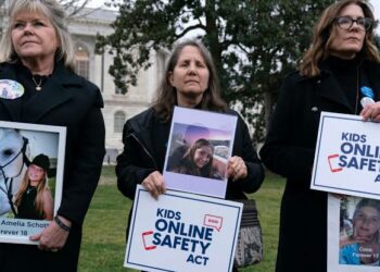Senate Passes Kids Online Safety Act Despite Youth Opposition