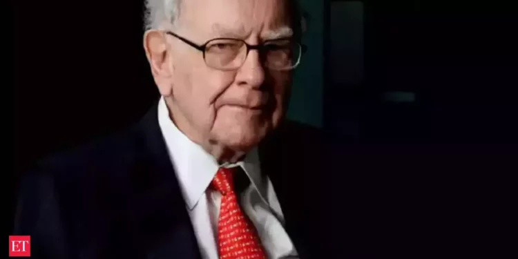 Buffett Cuts Apple Stake in Half, Berkshire Cash Hits Record $277 Billion