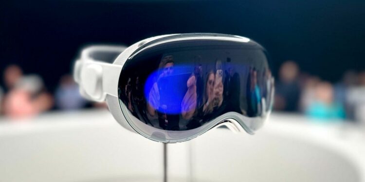M5 Chip-Powered Vision Pro 2: A Glimpse into Apple’s Future of Mixed Reality