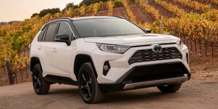 Automakers Profit from Shift to Hybrids Over EVs