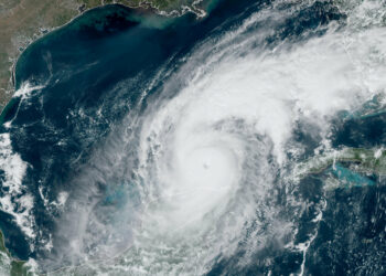 Hurricane Milton Spurs Florida to Deploy Emergency EV Charging Stations Along Evacuation Routes