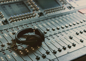 AI Audio Enhancer vs Music Equalizer: What’s the Difference?