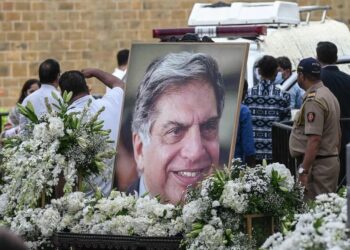 Ratan Tata’s Demise: Jharkhand Declares One-Day State Mourning to Honor the Industrial Icon