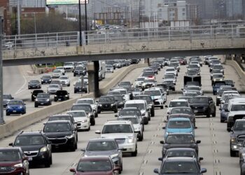 November Auto Sales See Growth Despite Price Hikes