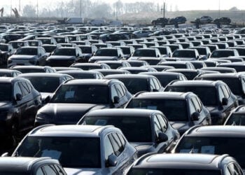 Low Festive Season Demand Leaves ₹79,000 Crore Worth of Cars Unsold: Report