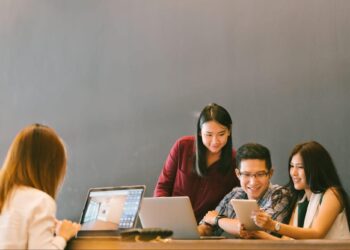 How to Get Started in Data Science: Essential Skills and Qualifications for Aspiring Data Scientists