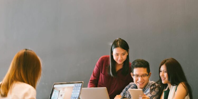 How to Get Started in Data Science: Essential Skills and Qualifications for Aspiring Data Scientists