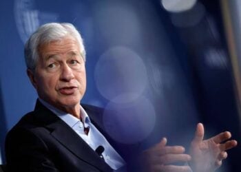 Jamie Dimon Predicts 3.5-Day Workweeks and 100-Year Lifespans for Future Workers In Age of AI