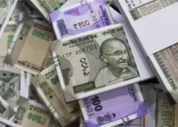 Indian Rupee Hits Record Low Amid Trump’s Tariff Threat and Slowing Growth