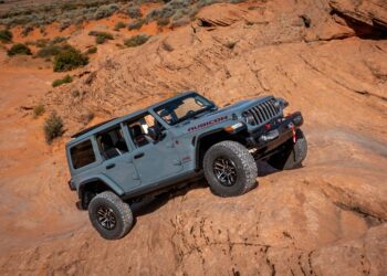 Jeep Reinstates Automatic Transmission for 2025 Wrangler V6 Following Customer Demand