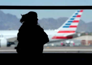 American Airlines recovers from brief Christmas Eve grounding due to technical glitch