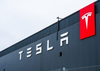 Tesla’s second quarter earnings report is out, and while the company technically beat Wall Street’s revenue expectations