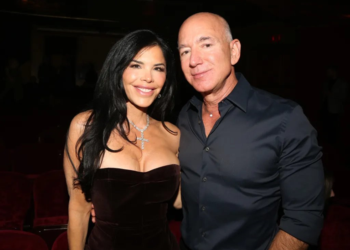 Jeff Bezos’ $500 Million Yacht Koru Raided by Customs While Lauren Sánchez Sunbathes