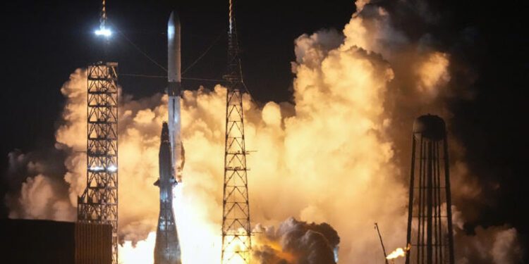 Blue Origin Successfully Launches New Glenn Rocket on First Test Flight