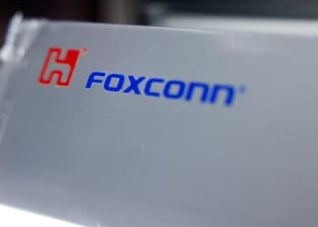 Foxconn Halts Chinese Worker Transfers to India and Pauses Equipment Shipments for iPhone Production