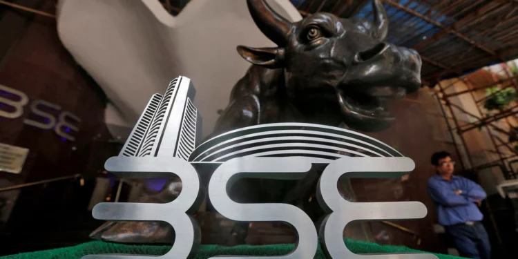 ICICI Bank Gains Momentum: Stock Rises by 1.20%