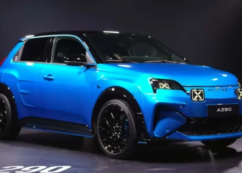 Renault 5/Alpine A290 Crowned 2025 Car of the Year