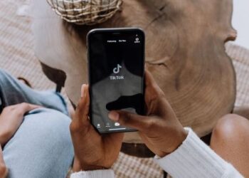 iphones-tiktok-ebay-ban